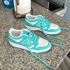New Balance Aqua and White Athletic Shoes